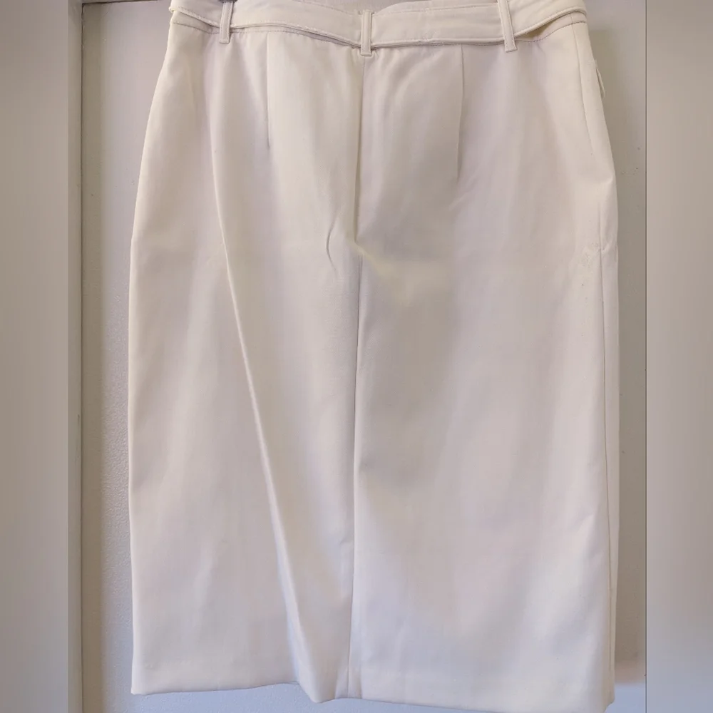 White House Black Market Cream Belted Pencil Skirt - Picture 4 of 4